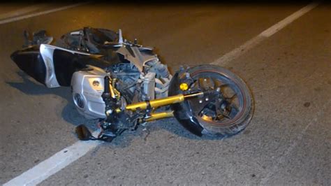 A­n­t­a­l­y­a­’­d­a­ ­m­o­t­o­s­i­k­l­e­t­l­i­n­i­n­ ­ç­a­r­p­t­ı­ğ­ı­ ­y­a­y­a­ ­ö­l­d­ü­